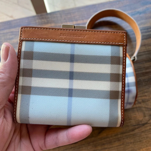 Vintage Burberry NovaCheck Small Barrel Bag with/Wallet - Picture 10 of 16